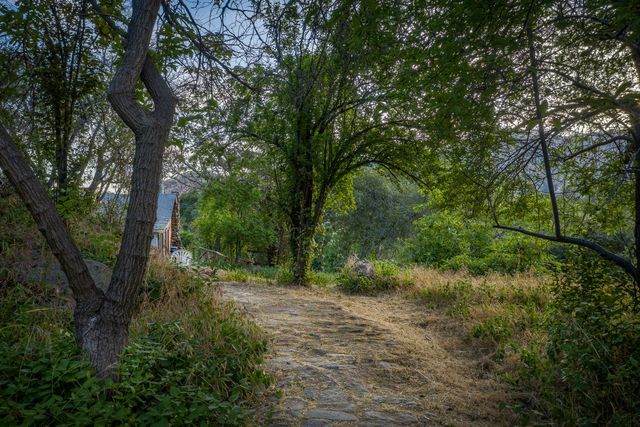 41518 Sierra Drive, Three Rivers, CA 93271