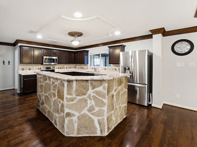 345 Chalkstone Drive, Fort Worth, TX 76131