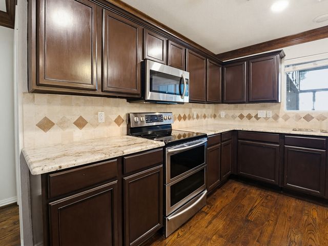 345 Chalkstone Drive, Fort Worth, TX 76131