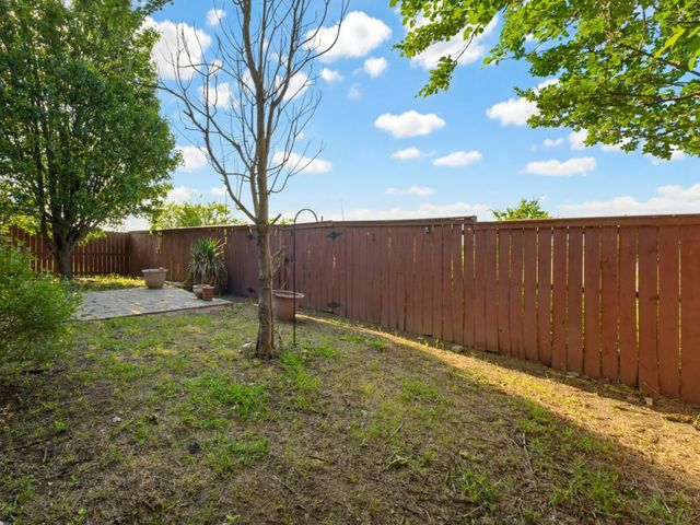 345 Chalkstone Drive, Fort Worth, TX 76131