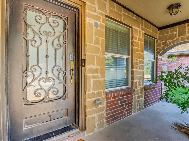 345 Chalkstone Drive, Fort Worth, TX 76131