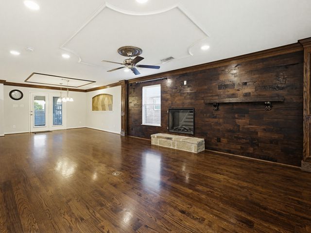 345 Chalkstone Drive, Fort Worth, TX 76131
