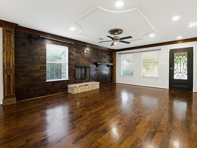 345 Chalkstone Drive, Fort Worth, TX 76131
