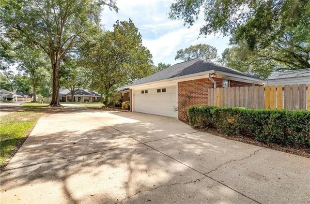 3790 Arlington Oaks Drive, Mobile, AL 36695