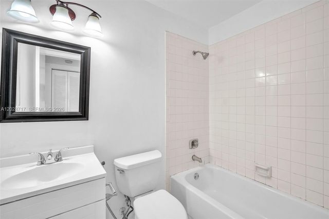 10369 NW 8th Street 204, Pembroke Pines, FL 33026