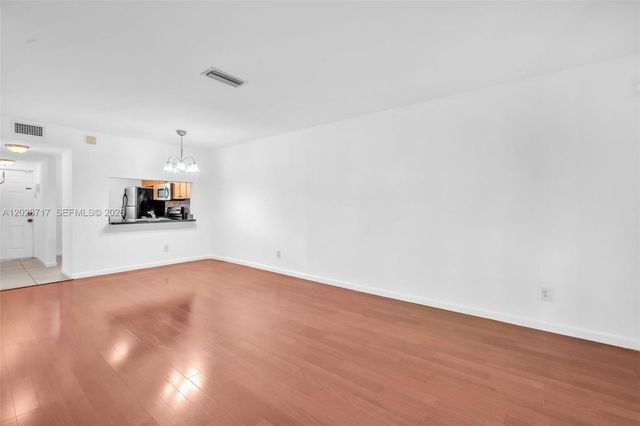 10369 NW 8th Street 204, Pembroke Pines, FL 33026