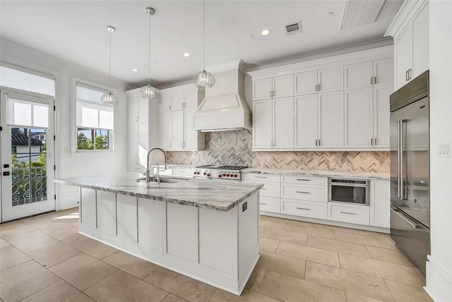 65 Crain Square Boulevard, Houston, TX 77025