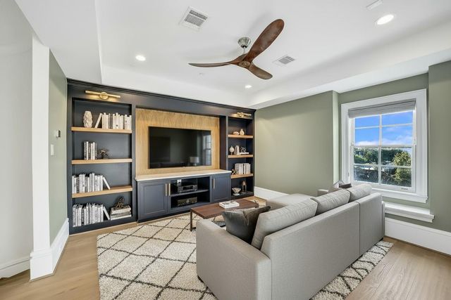 65 Crain Square Boulevard, Houston, TX 77025
