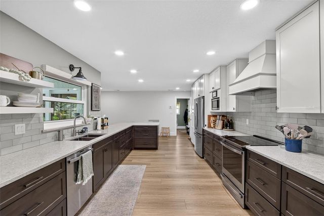 13206 TIFTON DRIVE, Tampa, FL 33618