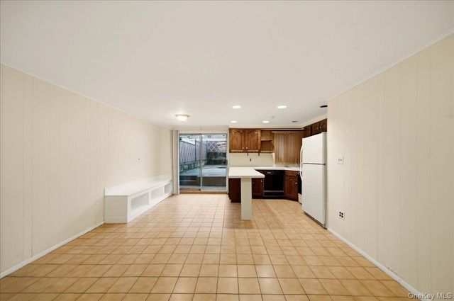 707 Hollywood Avenue, Bronx, NY 10465