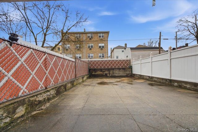 707 Hollywood Avenue, Bronx, NY 10465