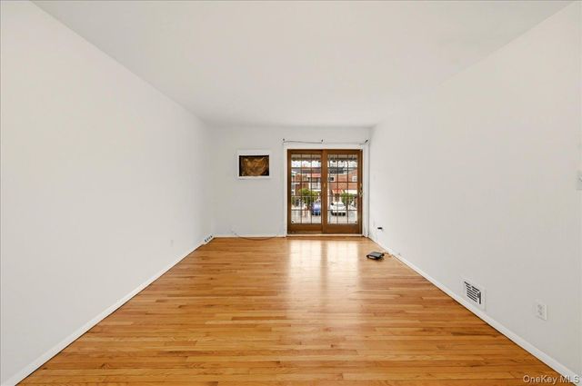 707 Hollywood Avenue, Bronx, NY 10465