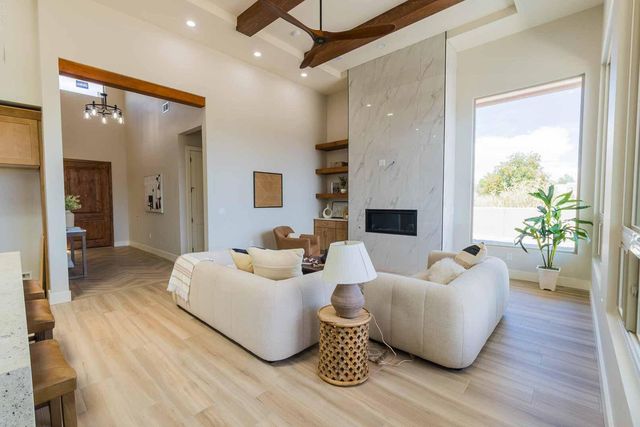 602 Camino De La Tierra, Corrales, NM 87048