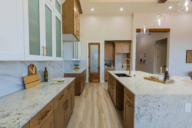 602 Camino De La Tierra, Corrales, NM 87048