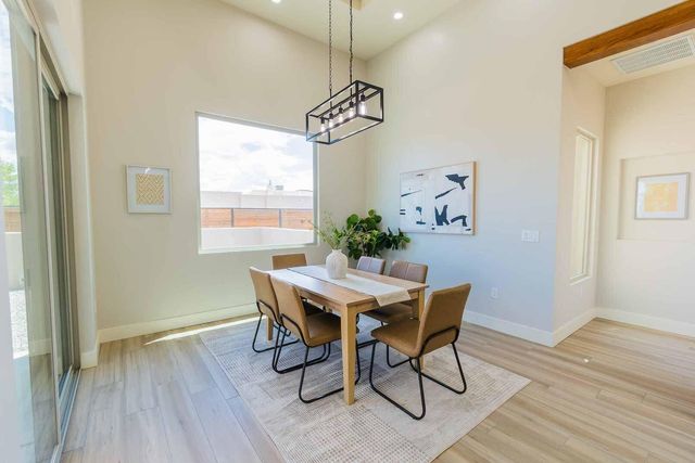 602 Camino De La Tierra, Corrales, NM 87048