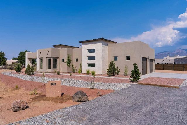 602 Camino De La Tierra, Corrales, NM 87048