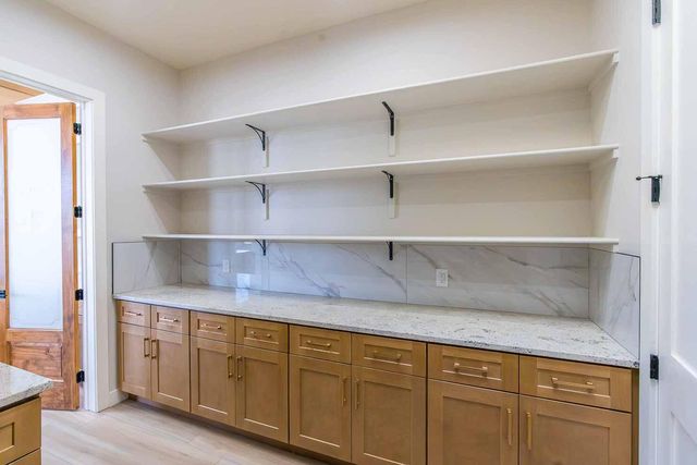 602 Camino De La Tierra, Corrales, NM 87048