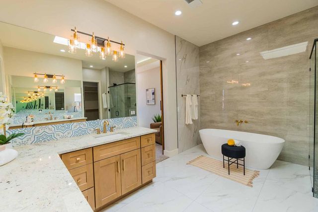 602 Camino De La Tierra, Corrales, NM 87048