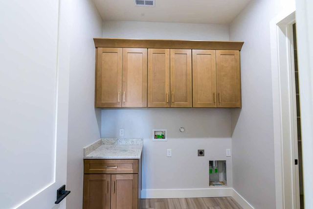 602 Camino De La Tierra, Corrales, NM 87048