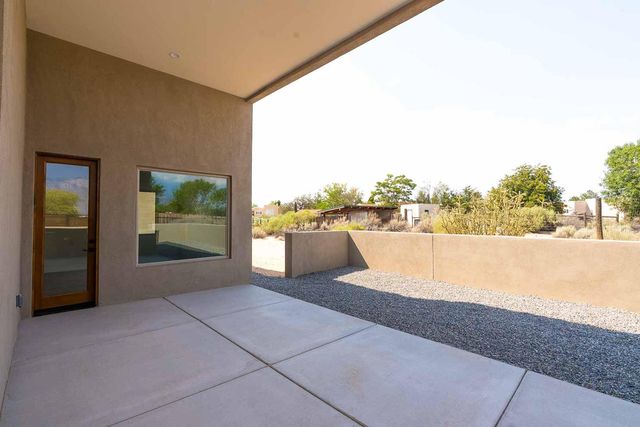 602 Camino De La Tierra, Corrales, NM 87048