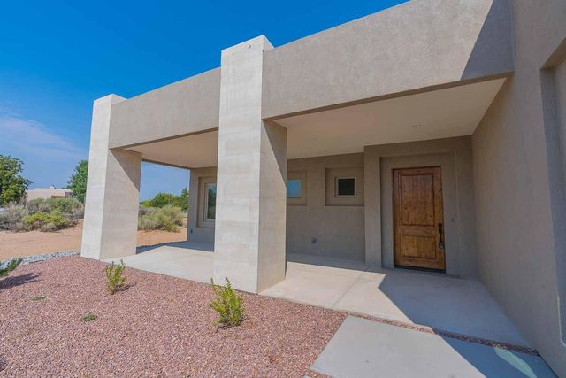 602 Camino De La Tierra, Corrales, NM 87048