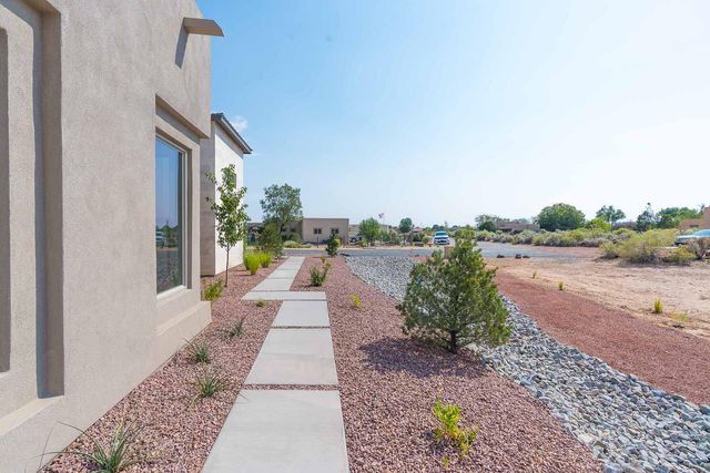 602 Camino De La Tierra, Corrales, NM 87048