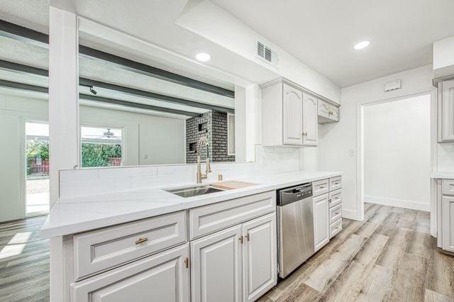 1408 E Richert Avenue, Fresno, CA 93704