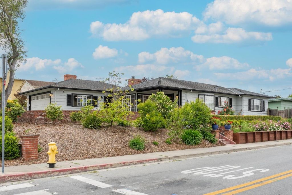 207 Rogers Avenue, Watsonville, CA 95076