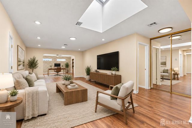 375-C Duranta Plaza, Monroe, NJ 08831