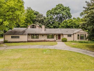 6730 Halyard Road, Bloomfield Hills, MI 48301
