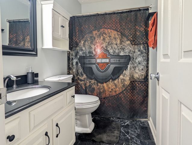 8163 Bonnafair Dr, Hermitage, TN 37076