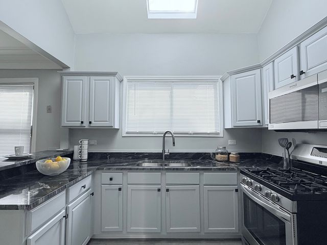 11248 S PARNELL Avenue, Chicago, IL 60628