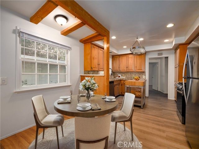 4539 Hayvenhurst, Encino (los Angeles), CA 91436