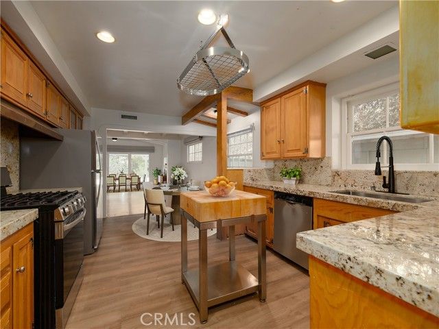 4539 Hayvenhurst, Encino (los Angeles), CA 91436