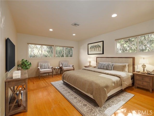 4539 Hayvenhurst, Encino (los Angeles), CA 91436