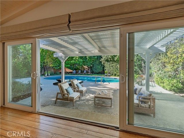 4539 Hayvenhurst, Encino (los Angeles), CA 91436