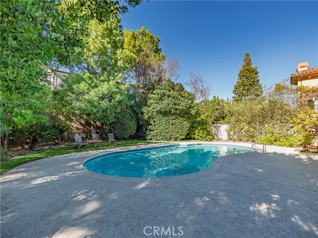 4539 Hayvenhurst, Encino (los Angeles), CA 91436