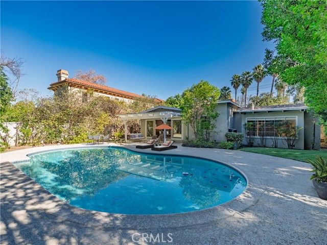 4539 Hayvenhurst, Encino (los Angeles), CA 91436