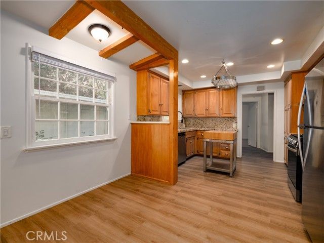 4539 Hayvenhurst, Encino (los Angeles), CA 91436