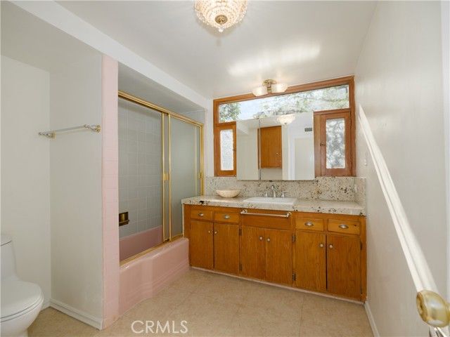 4539 Hayvenhurst, Encino (los Angeles), CA 91436