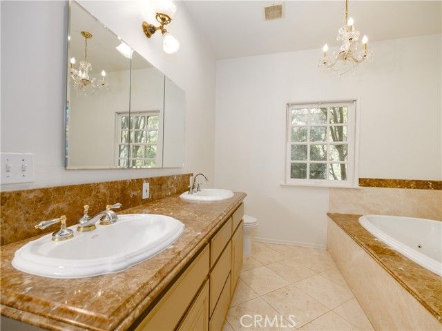 4539 Hayvenhurst, Encino (los Angeles), CA 91436