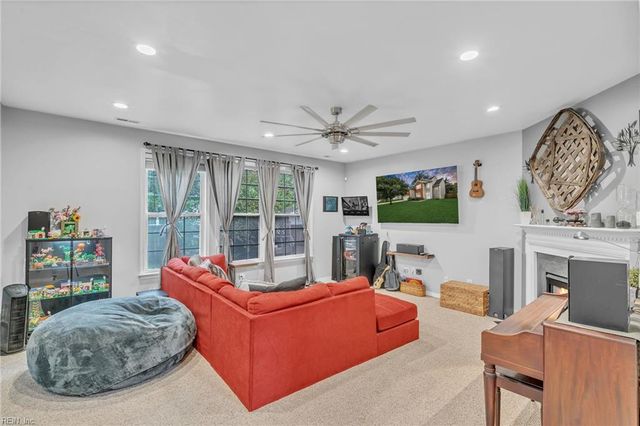 216 Lyon DR, Newport News, VA 23601