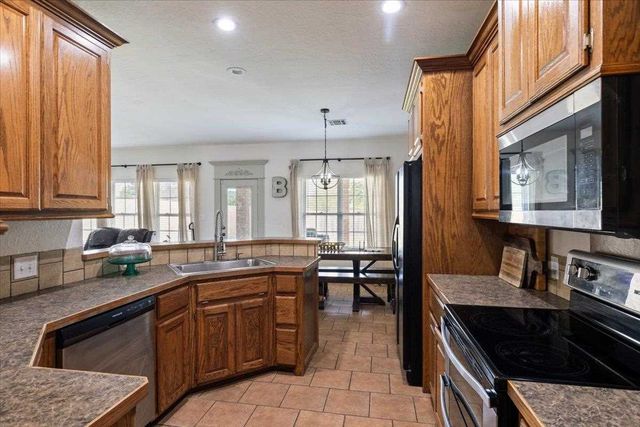 135 NE Deerfield Dr., Elgin, OK 73538