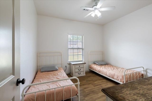 135 NE Deerfield Dr., Elgin, OK 73538