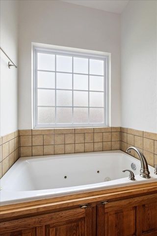 135 NE Deerfield Dr., Elgin, OK 73538