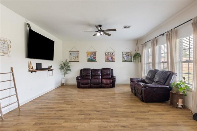 135 NE Deerfield Dr., Elgin, OK 73538