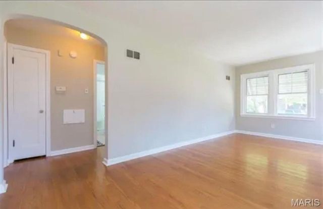 8820 Bridgeport Avenue, Brentwood, MO 63144