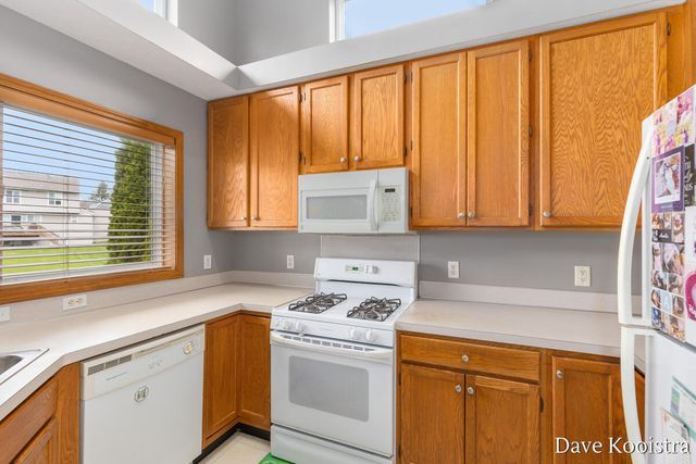 5757 E Grove Drive, Kentwood, MI 49512