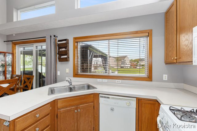 5757 E Grove Drive, Kentwood, MI 49512