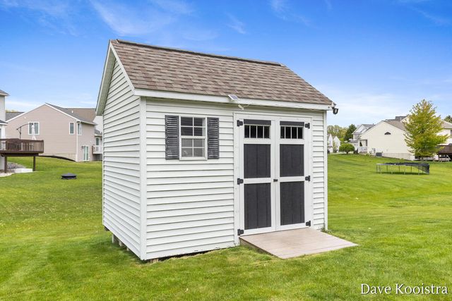 5757 E Grove Drive, Kentwood, MI 49512
